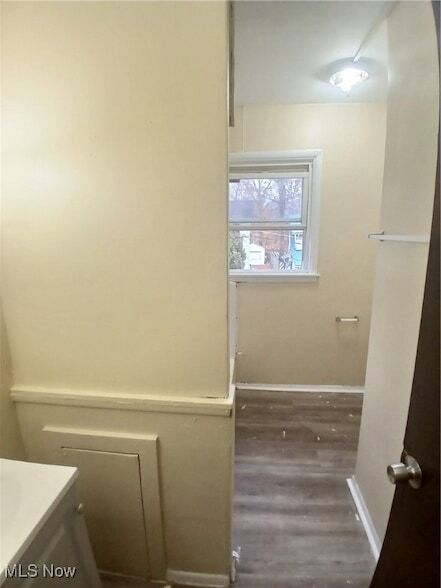 Building Photo - 25 Zents Ave