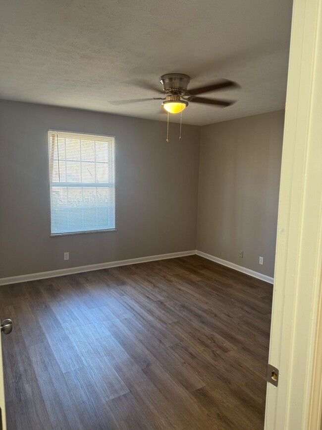 Photo - 9304 Aylesbury Dr Apartment