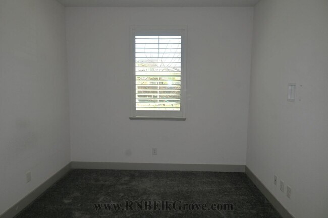 Foto del edificio - 10060 Carinata Dr