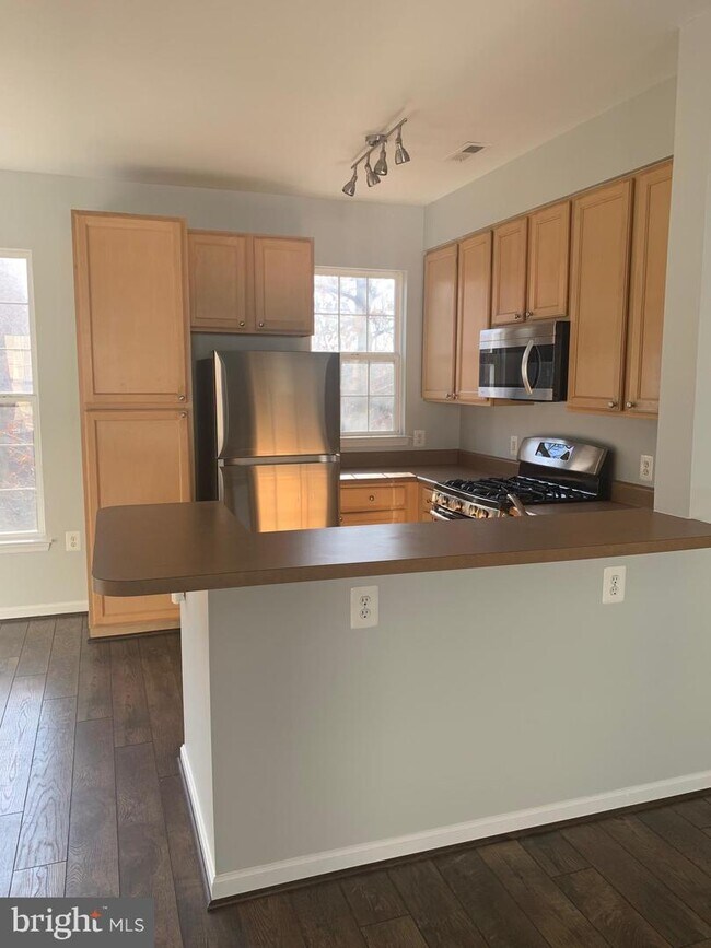 Building Photo - 23150 Blackthorn Square