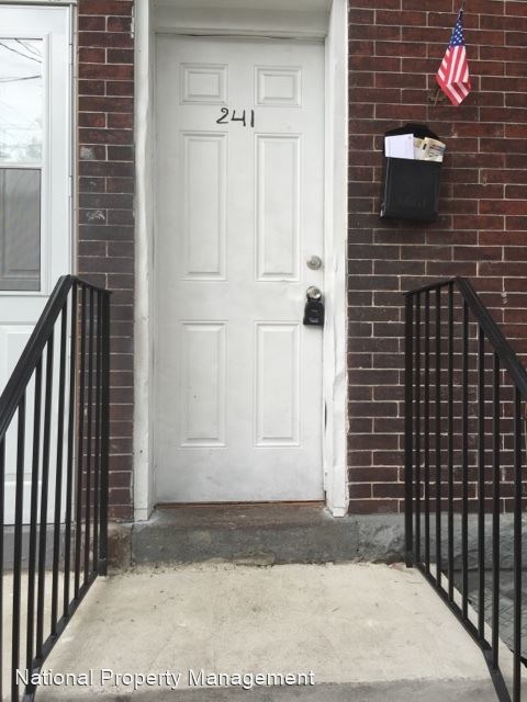 Building Photo - 2 br, 1 bath House - 241 Grand Street