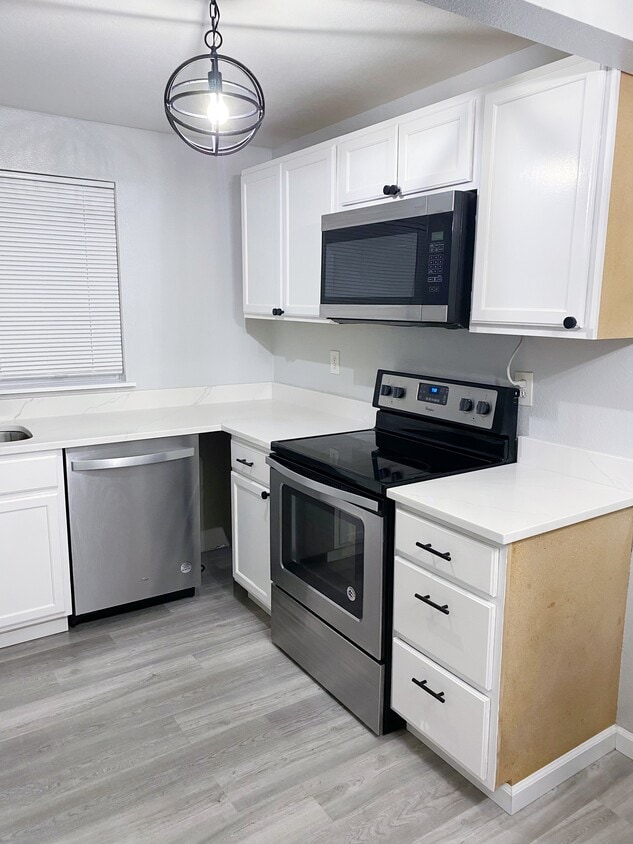 Primary Photo - 10318 15th Ave Ct E