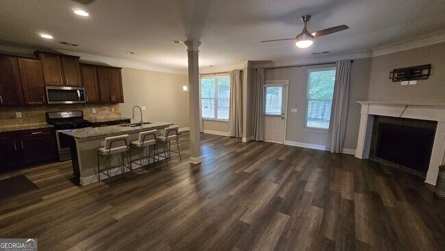 Building Photo - 600 Sprayberry Dr