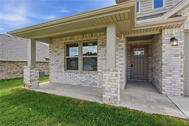 Building Photo - 5089 Vista Ave