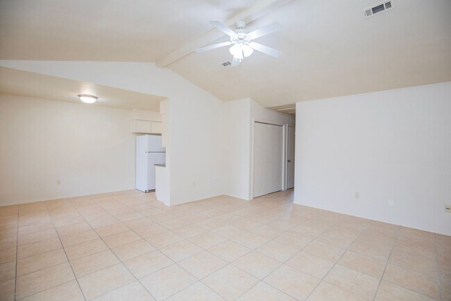 Foto del edificio - ***1385 N. Salem Road***