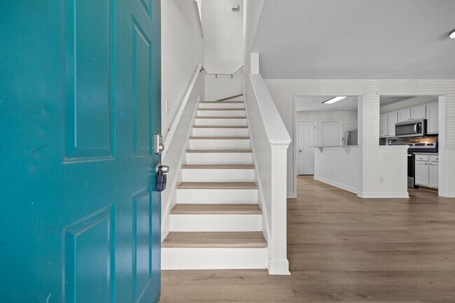 Foto del edificio - Newly Renovated Townhome!