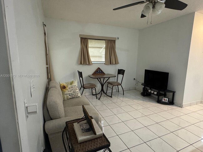 Foto del edificio - 5501 SW 89th Ave