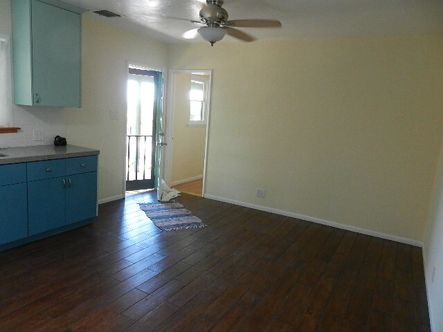 Foto del edificio - 10415 Glory Ave