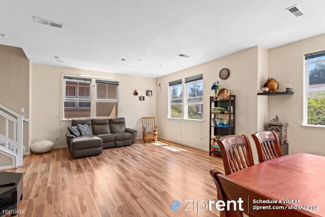 Building Photo - 2560 Baton Rouge Dr