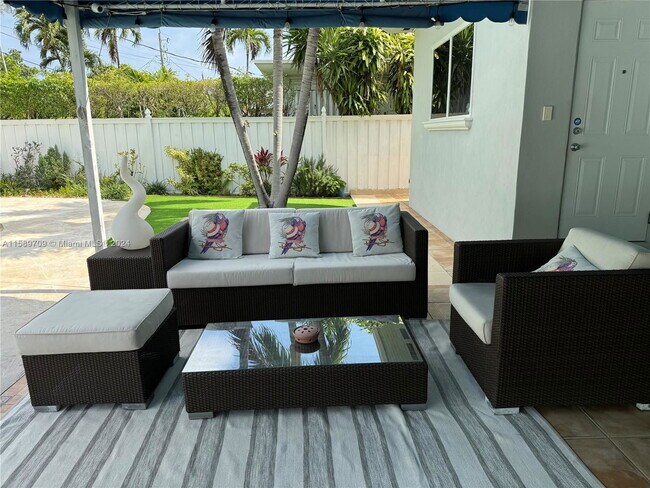 Photo - 1611 71st St House