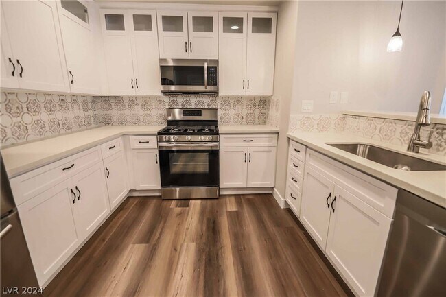 Building Photo - 10302 Juniper Creek Ln