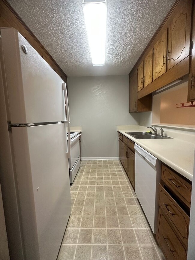 Building Photo - Rolling Acres -