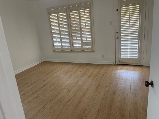 Foto del edificio - 5311 Emerson Ave