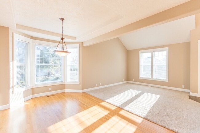 Foto del edificio - Beautiful 4 Bedroom home in Cascade Crest ...