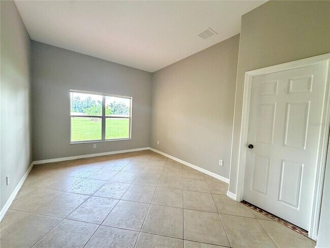 Building Photo - 10146 Bloomfield Hills Dr
