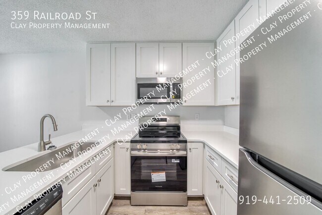 Foto del edificio - 359 Railroad St