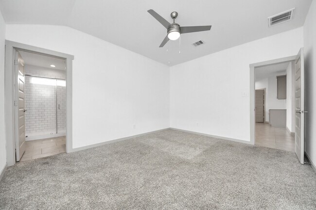 Building Photo - 28930 Yulee Mill Dr