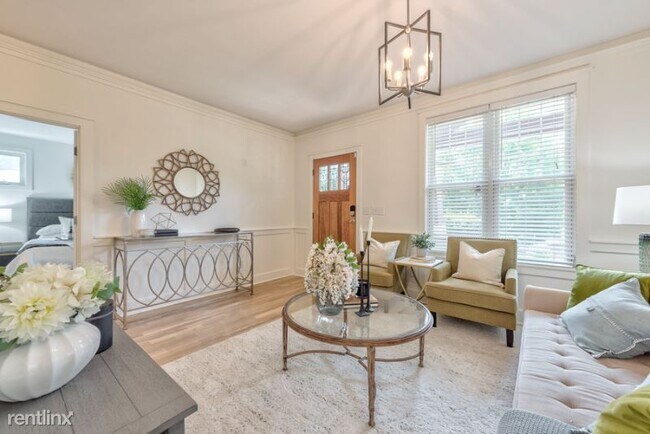 Building Photo - 4 br, 4 bath House - 1623 S Mint St