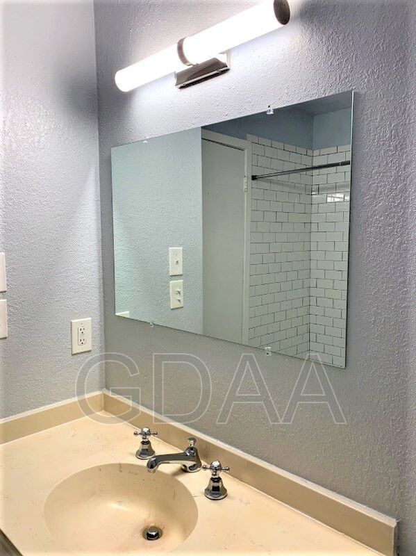 Foto del edificio - 3000 Lakeside Dr