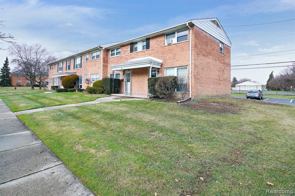 Primary Photo - 2814 W 13 Mile Rd