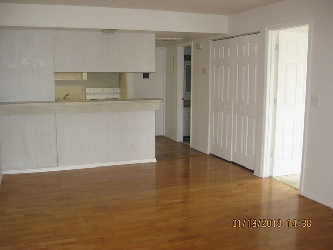 Building Photo - 1830 Robalo Dr