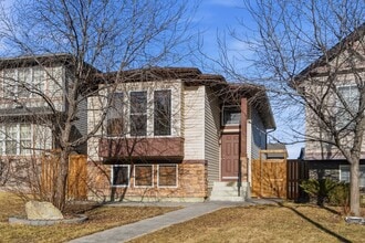 Building Photo - 84 Panora Cl NW