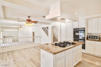 Building Photo - 1 Red Fawn Ct
