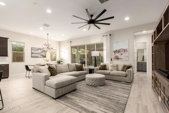 Foto del edificio - 2034 W Sleepy Ranch Rd