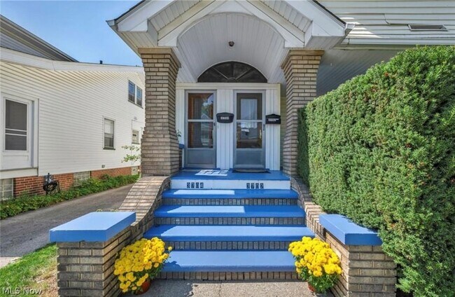 Foto del edificio - 3702 W 135th St