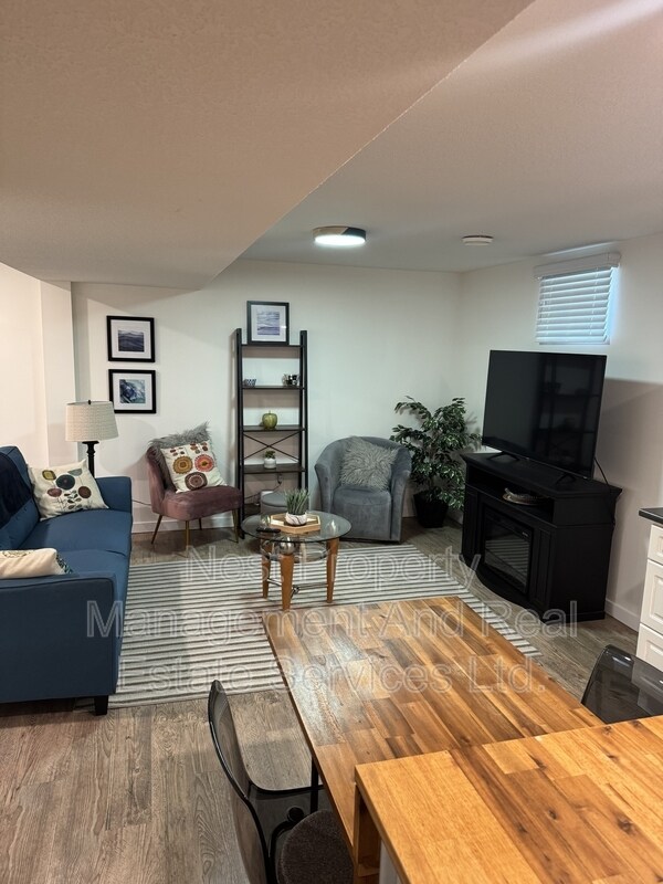 Building Photo - 1267 Bednesti Crescent