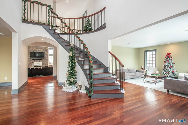 Building Photo - 85 Banks Rd