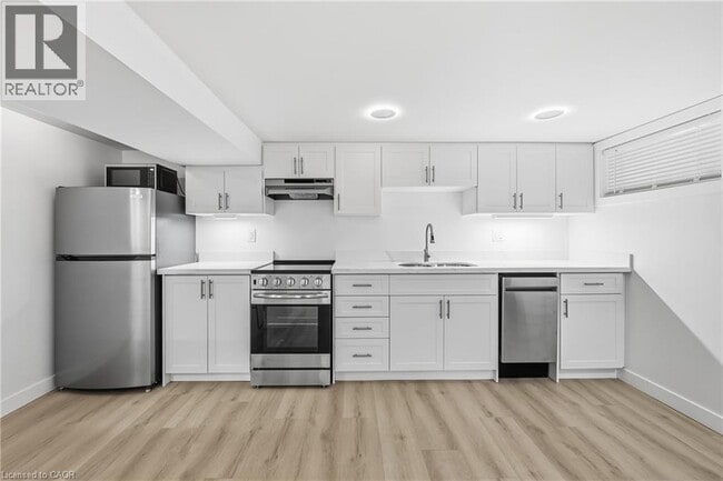 Building Photo - 51 Barnesdale Ave S