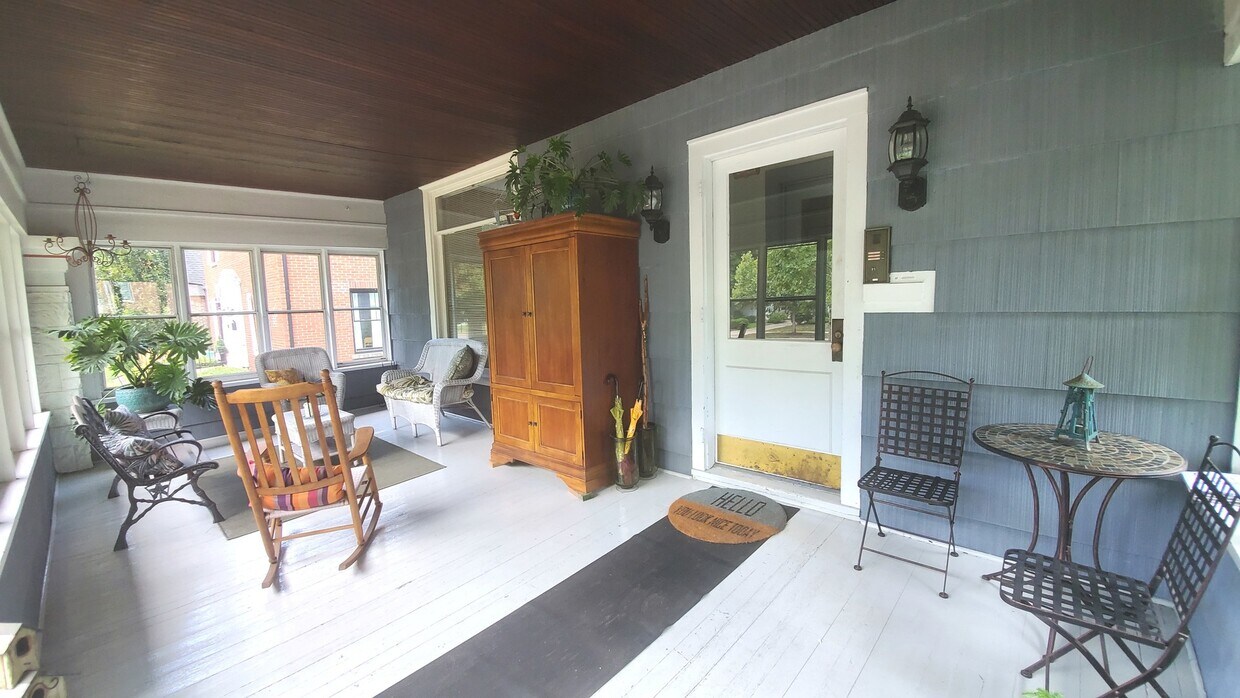 Primary Photo - 179 N Ridgeland Ave