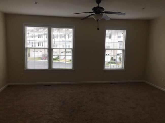 Living Room - 35772 S Gloucester Cir