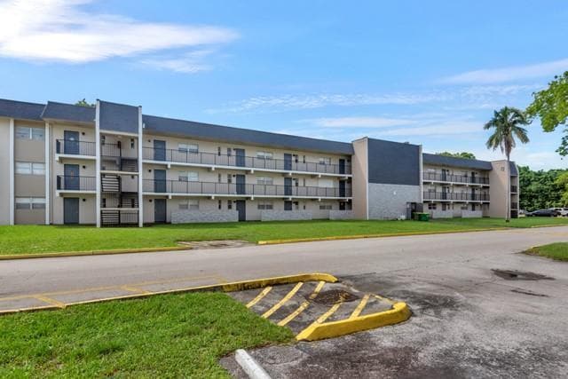 Building Photo - 8000 Colony Cir S