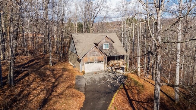 Building Photo - 211 Spicewood Dr