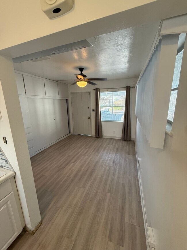 Foto del edificio - Studio Apartment in North Hanford