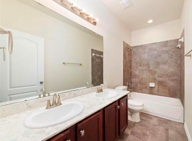 Foto del edificio - 15406 Kinord Run Dr