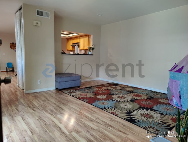 Building Photo - 45 Lonetree Ct