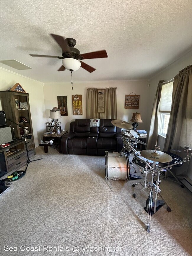 Foto del edificio - 3 br, 2 bath House - 690 W Mill Pond Rd.