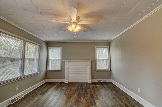 Building Photo - 136 Pony Barn Rd