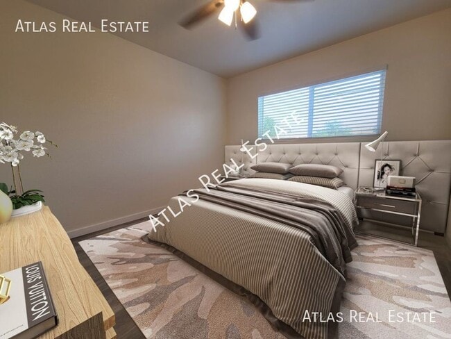 Building Photo - Stunning Recently Renovated 2 Bedroom 1 Ba...