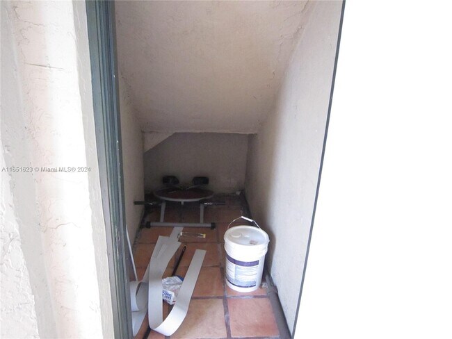 Foto del edificio - 8713 SW 5th St