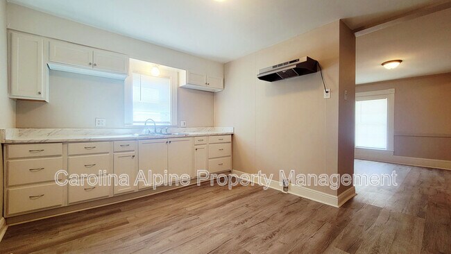 Foto del edificio - 521 Cable St