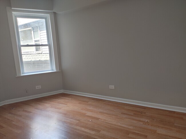 Foto del edificio - 8408 S Kingston Ave