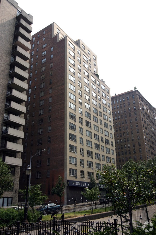 1245 Park Ave, New York, NY 10128 Apartments New York, NY