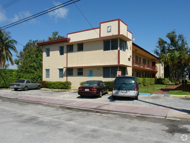 Building Photo - 315 S Shore Dr