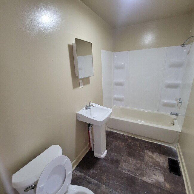 Foto del edificio - Convenient West Side Location! 3BR/2BA!