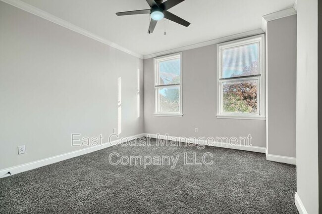 Building Photo - 2116 E Hoffman St