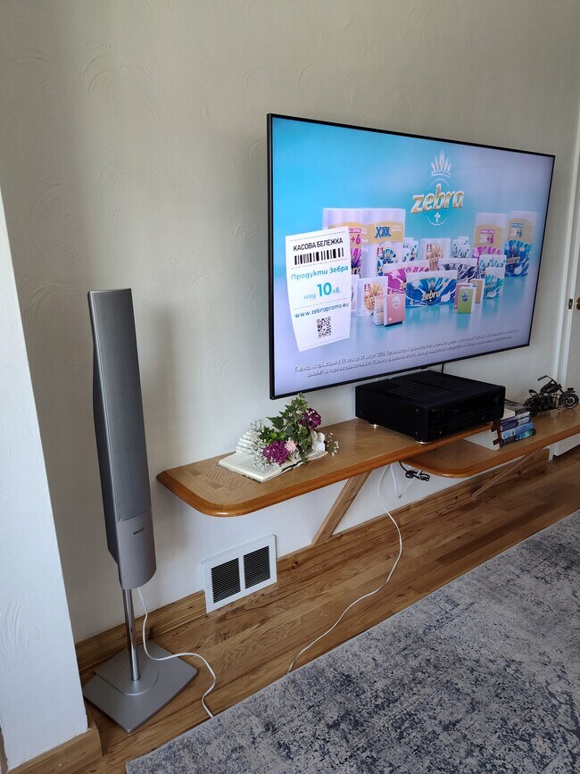 Foto del edificio - 1718 Fallowfield Ave